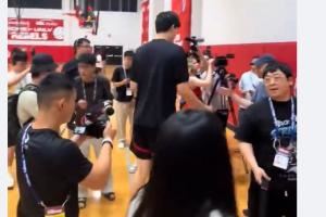🔥拓记：约有30家媒体出席了杨瀚森的首次夏联媒体见面会图片